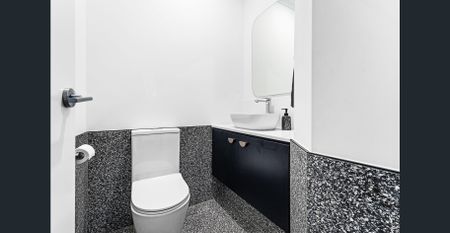 Sublime Architectural 3 Bedroom Townhouse - Photo 5