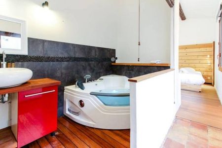 Grand appartement T3/4 meublé avec balcon - Photo 4