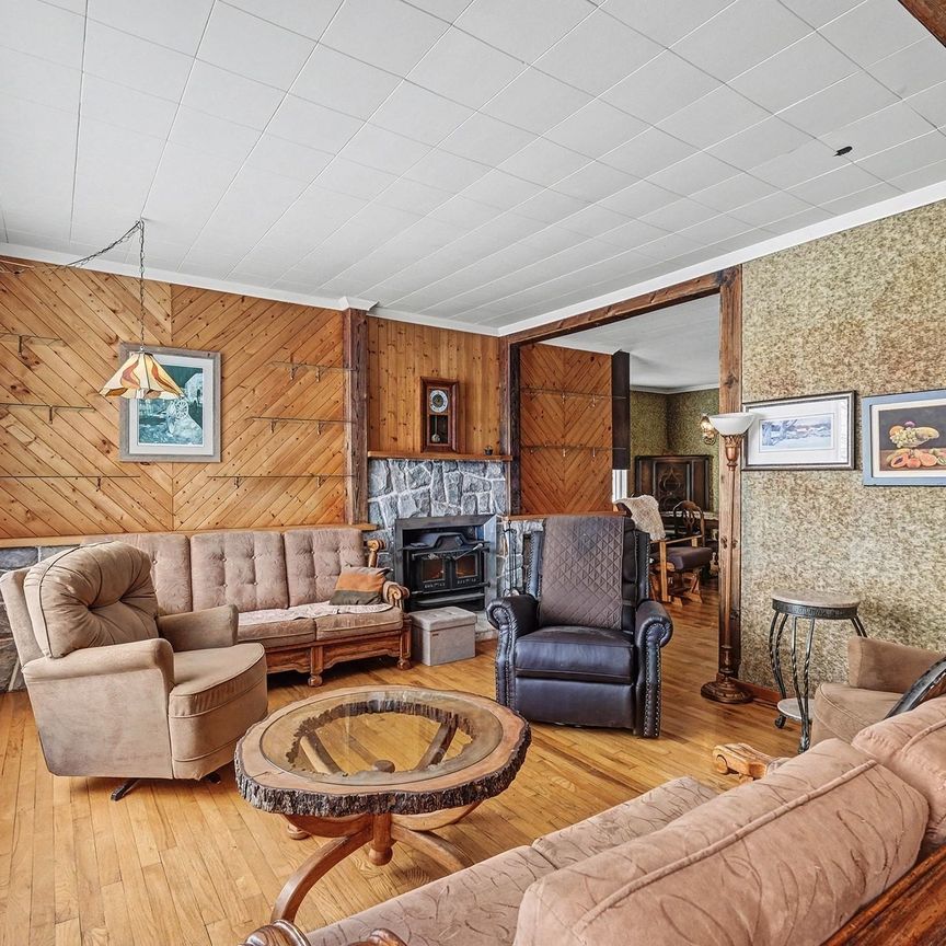 For Lease - 531 Route 400 Route, Russell, Ontario - Photo 1