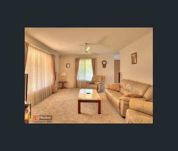 Family-Friendly 5-Bed Home: Modern Living with Nearby Amenities! - Photo 3