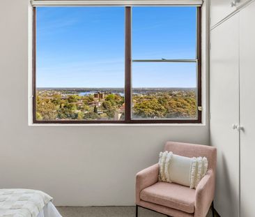 North Facing One Bedroom Apartment - Walk to Everything! - Photo 1