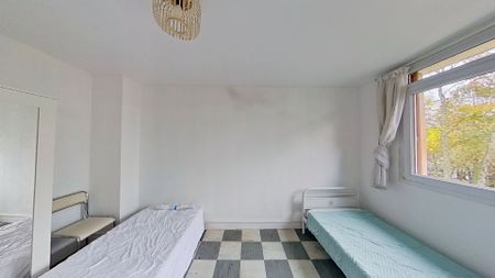 Location Appartement 4 pièces 67m² - Photo 3