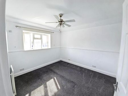 3 bedroom end of terrace house to rent - Photo 5