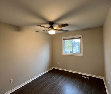 For Lease - 87 Barrett Crescent Unit# Main, Barrie, Ontario - Photo 6