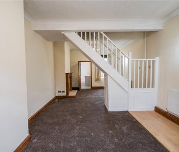 3 bedroom end of terrace house to rent - Photo 3