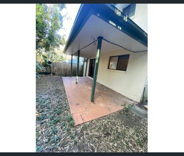 Spacious & Private! Convenient Location! - Photo 6