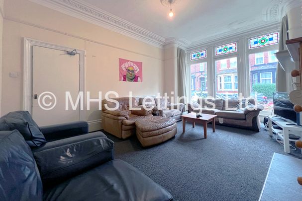 8 Bedroom Mid Terraced House for rent in Regent Park Avenue - Photo 1