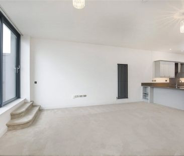 A stunning 3 bedroom duplex penthouse in one of York’s most exclusi... - Photo 4