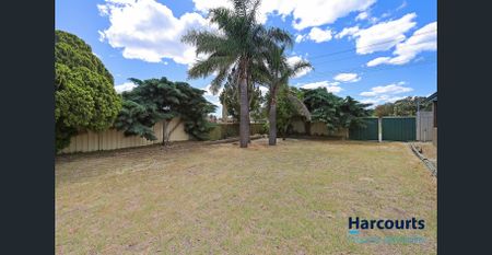 FRESHLY PAINTED FAMILY HOME - Photo 2