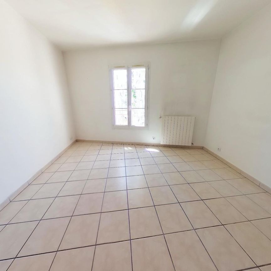 Location Appartement 3 pièces 62m² LORGUES 83510 - Photo 1