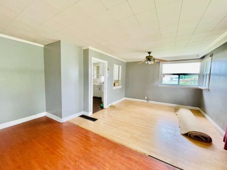 For Lease - 19470 Dufferin Street Unit# 3, King, Ontario - Photo 4