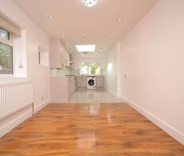 Grange Avenue, Reading, RG6 - Photo 3