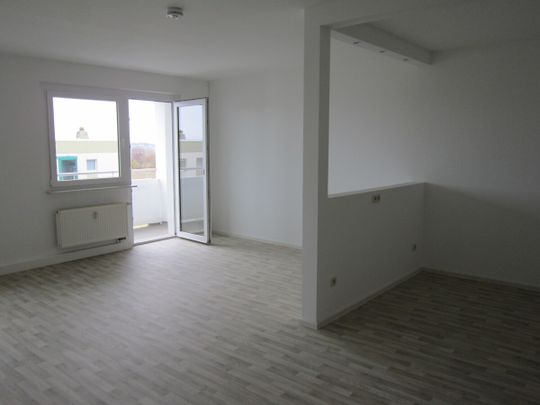 Schöne 3-Raum-Wohnung mit offener Küche - Photo 1