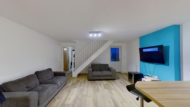 4 bedroom terraced house to rent - Photo 1