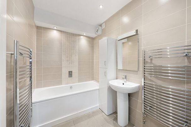 2 Bed Flat - Photo 1