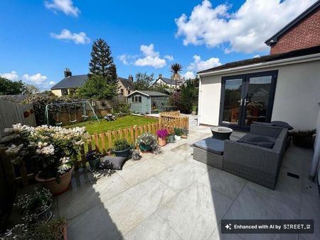 4 bedroom detached house to rent - Photo 4