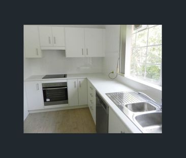 Comfortable 2-Bedroom Unit Close to Transport & Shopping - Photo 3