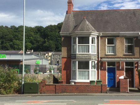 Deiniol Road, Bangor, LL57 - Photo 3