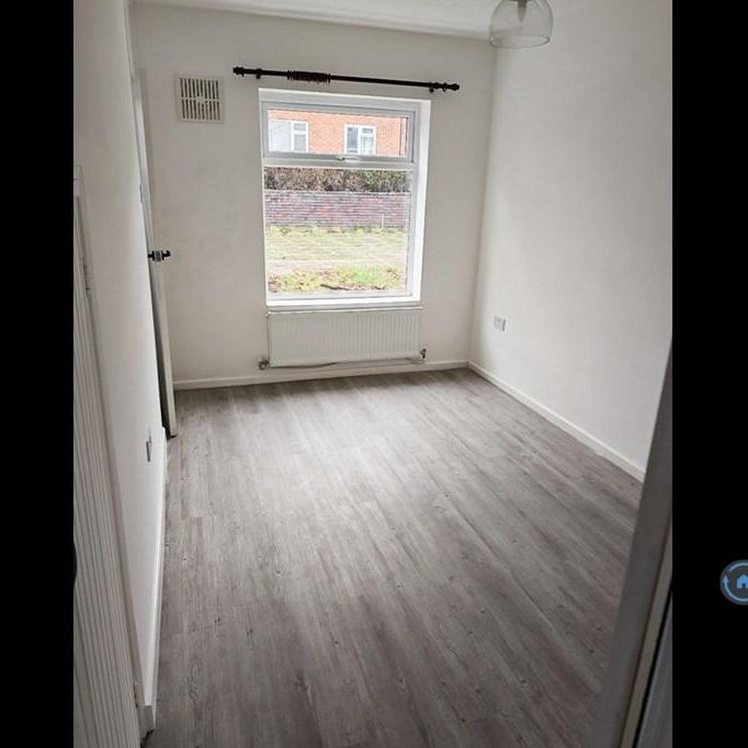 3 bedroom end of terrace house to rent - Photo 1