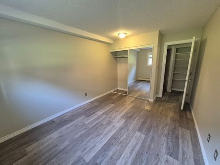 Newly Renovated!! 2 Bedroom Condo in Riverside Meadows Only $1095 a Mo - Photo 2