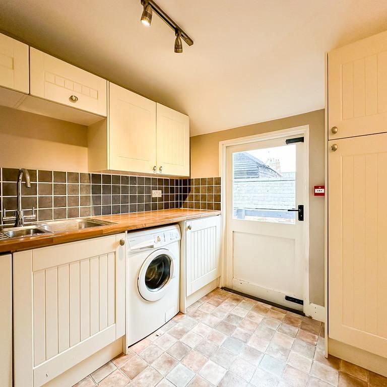 3 bedroom apartment to rent - Photo 1