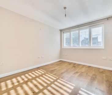 5 bedroom house - semi-detached - Photo 3