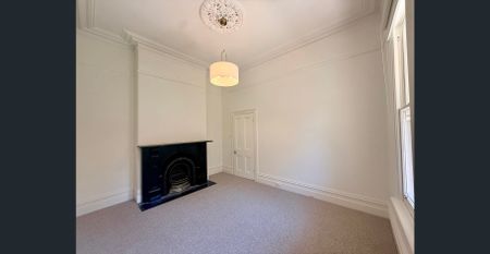 Lovely Double-Fronted Renovated Victorian with Pool - Photo 2