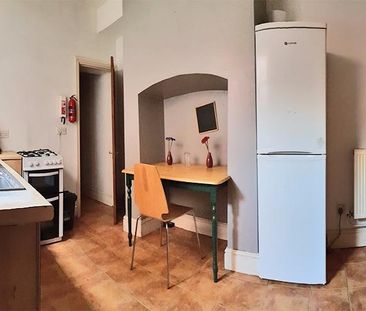 4 bedroom terraced house to rent - Photo 2