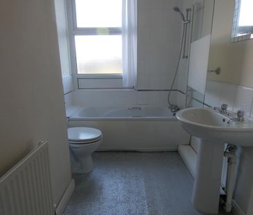 3 bedroom terraced house to rent - Photo 6