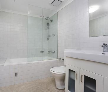 The Heart of Surry Hills | Executive pad with rare indoor/outdoor flow - Photo 6