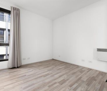 Effortless urban living! - Photo 3