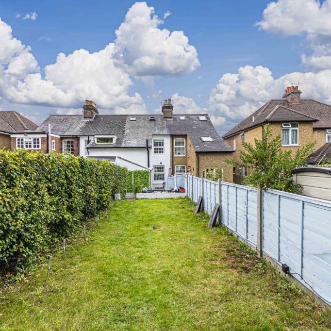 2 bed Terraced for rent - Photo 1