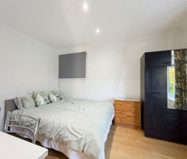 House share to rent - Photo 4