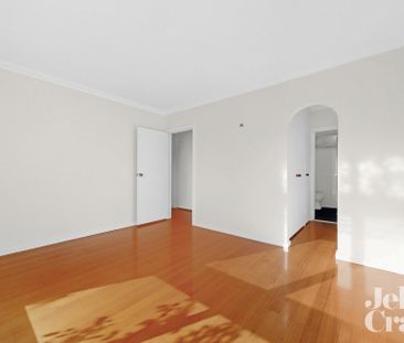2/32 Kent Road, Surrey Hills - Photo 1