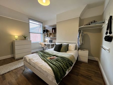 4 Bed Terraced House, Garmoyle Road, L15 - Photo 4