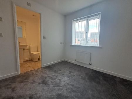 4 bedroom detached house to rent - Photo 5