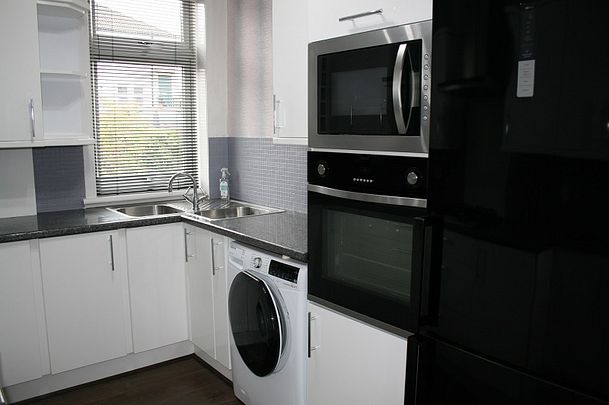 BEAUTIFULLY PRESENTED 2 BEDROOM GARDEN FLAT FOR RENT – WOODSIDE TERRACE, DUNDEE - Photo 1