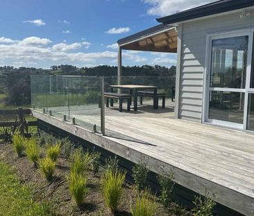 Charming 2-Bedroom home in Taupaki - Photo 5