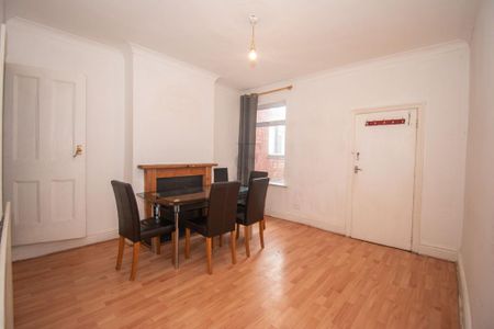 3 bedroom terraced house to rent - Photo 3