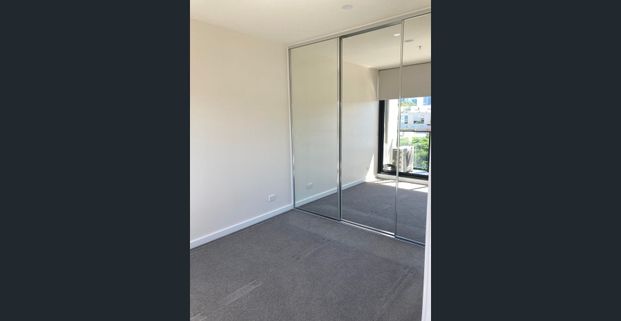 Boutique 2-Bedroom Apartment with Rooftop Terrace in West Melbourne's Wallace Building! - Photo 1