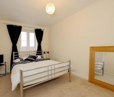 4 bedroom semi-detached house to rent - Photo 5