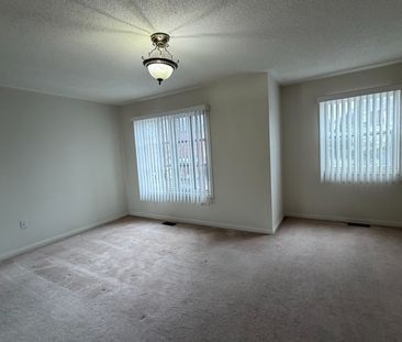 For Lease - 179 Dallimore Circle, Toronto, Ontario - Photo 4