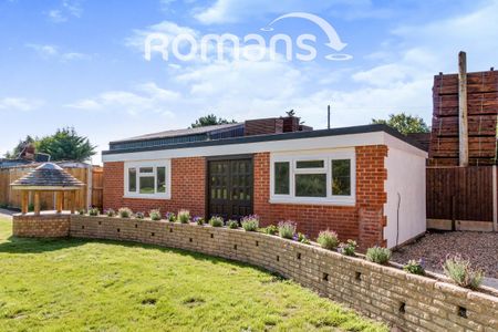 Brickhouse Hill, Eversley, Hook, RG27 - Photo 3
