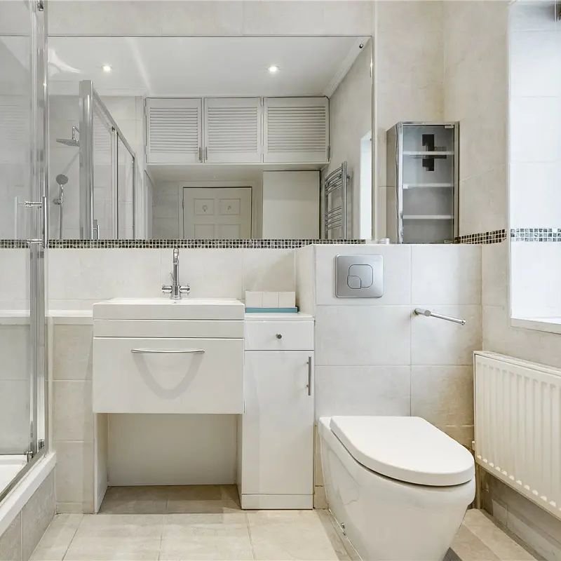 1 bedroom flat in South Kensington - Photo 2