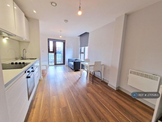 1 bedroom flat to rent - Photo 1