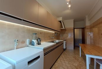 Apartamento T2 Remodelado e Mobilado no Moinho das Antas