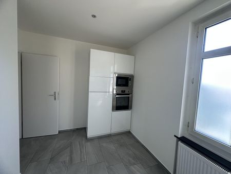 Helle und moderne 4.5-Zimmer-Wohnung mit durchdachtem Grundriss - Photo 3