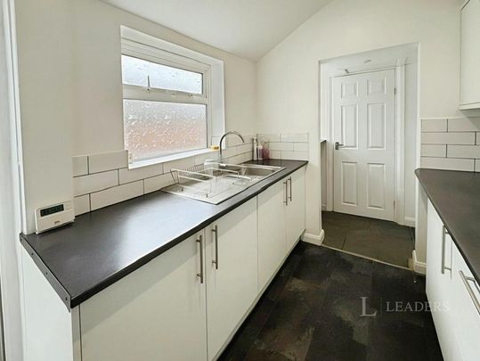 2 bedroom terraced house to rent - Photo 1