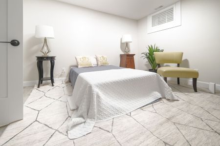 For Lease - 37 Bentworth Avenue Unit# Lower, Toronto, Ontario - Photo 2