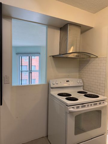 3470 Rue Simpson Montréal (Ville-Marie), QC H3G - Photo 5